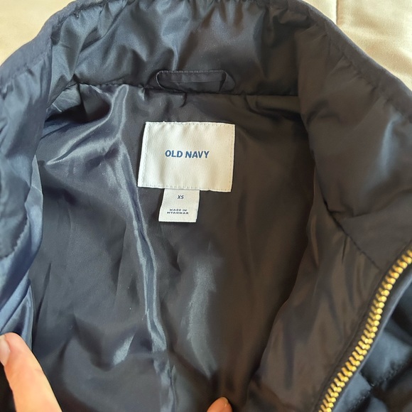 Old Navy Quilted Vest - Picture 5 of 5